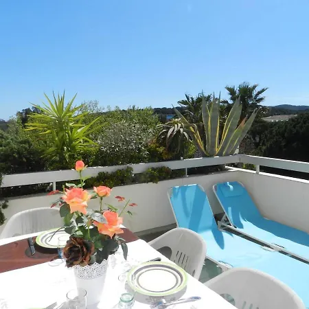 Apartment Le Lavandou, 2 Pieces, 4 Personnes - Fr-1-713-5