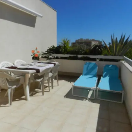 Le Lavandou, 2 Pieces, 4 Personnes - Fr-1-713-5 *
