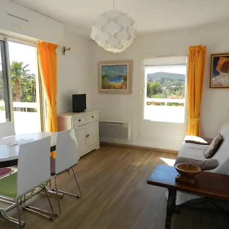 Le Lavandou, 2 Pieces, 4 Personnes - Fr-1-713-5 Apartment Le Lavandou